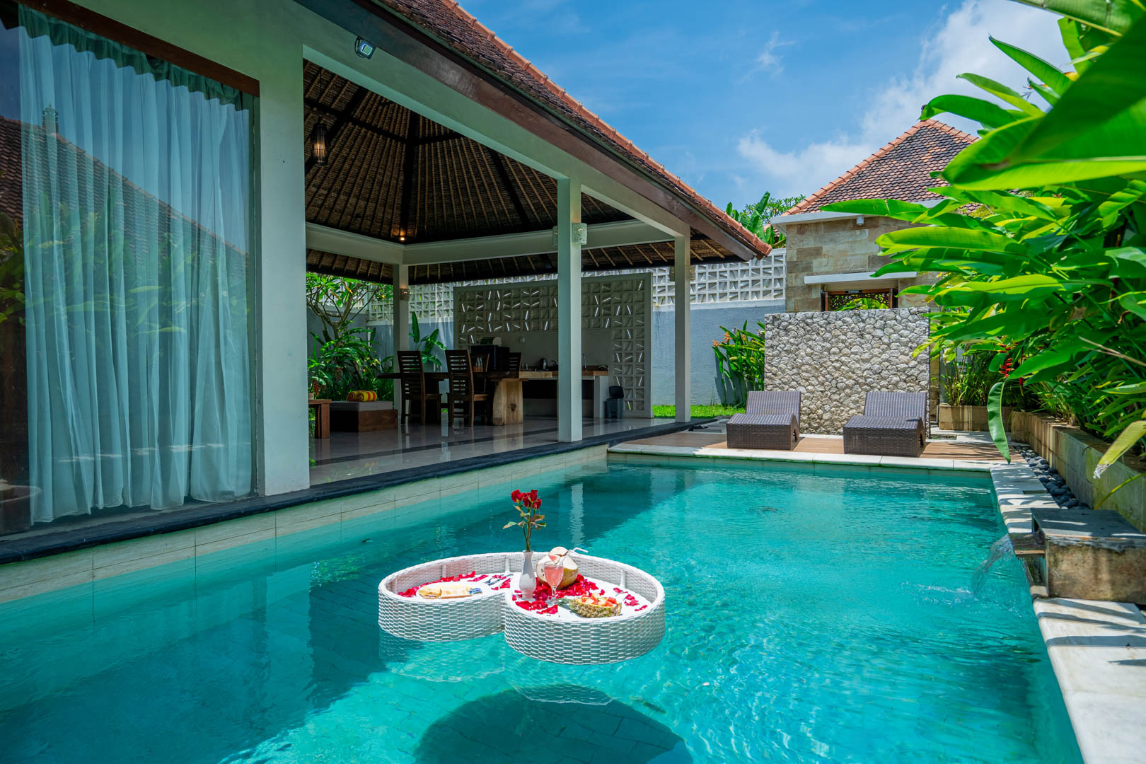 Avery Le Nixsun Villas